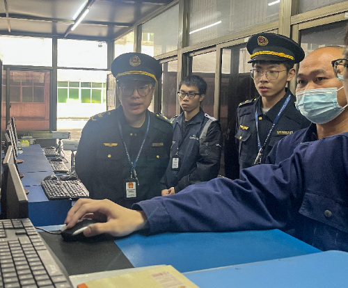 2025年3月1日厚街：机动车排放“假达标”，检测机构被查处 (1).jpg